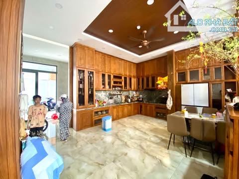 Mặt Tiền TÂN XUÂN - Nhà 4 Tầng - DT: 190m2 - Đường Xe Tải Thông TÔ KÝ - NGUYỄN ẢNH THỦ. - 3