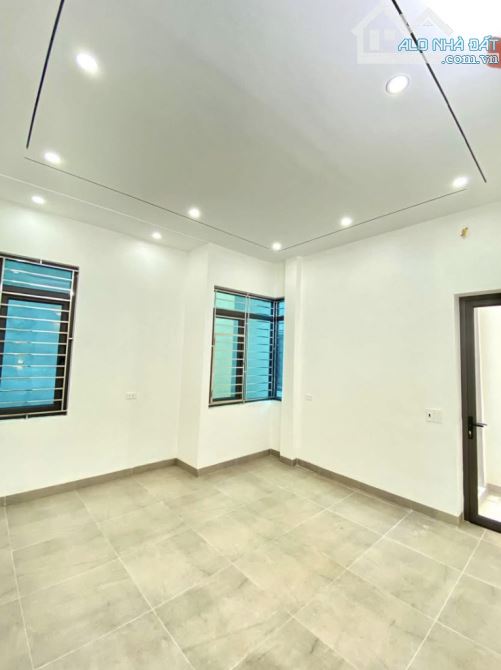 CẦN BÁN CĂN NHÀ 3 TẦNG NGÕ ĐƯỜNG LƯƠNG THẾ VINH - P CỬA BẮC - TP NAM ĐỊNH: - 3