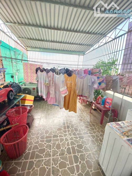 NHÀ ĐẸP GV - GIÁP QUANG TRUNG & ST EMART2 - HXH GẦN MẶT TIỀN - 60M² - 4 TẦNG LẦU HƠN 6 TỶ - 3