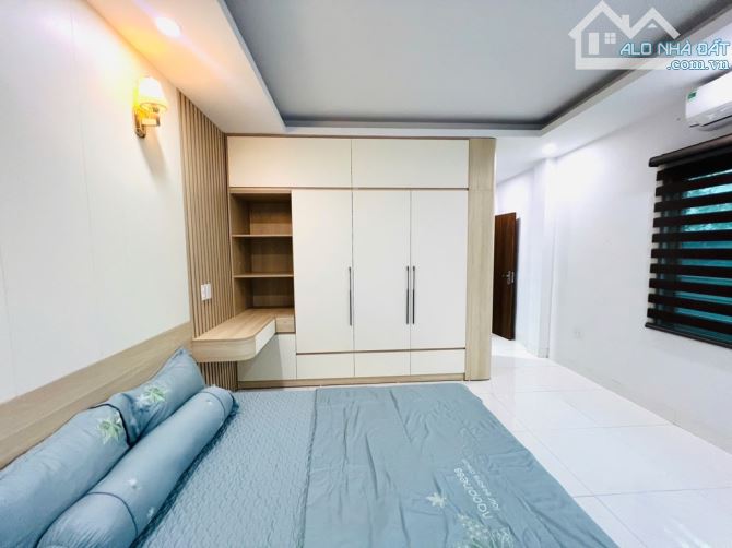 NHÀ PHỐ LỤA CON ĐƯỜNG NỔI TIẾNG - NHÀ MỚI Ở NGAY - LÔ GÓC THOÁNG SÁNG - NỘI THẤT XỊN SÒ - 3