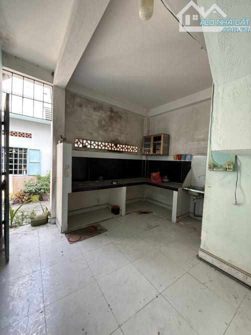 🏡🏡 CHỦ GỬI NHÀ 2 MẶT TIỀN HẺM TRƯỚC SAU 1 TRỆT 1 LỬNG 80 M² (4,6 × 19) 3 PHÒNG NGỦ - 3