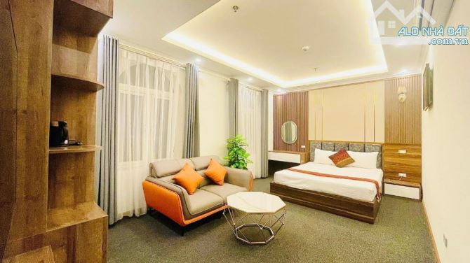 BÁN TOÀ KHÁCH SẠN PHỐ TRẦN DUY HƯNG - 9 TẦNG THANG MÁY - DÒNG TIỀN KHỦNG - 150M2 CHỈ 63 TỶ - 3