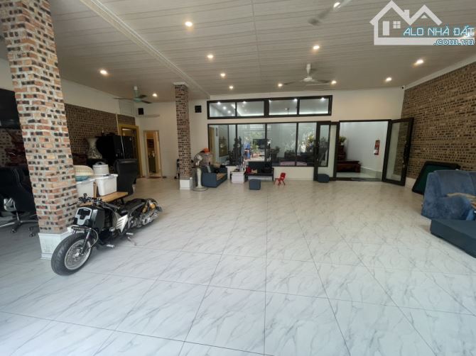 NHÀ HÀNG BỀ THẾ TÂY HỒ QUẬN - DT KHỦNG - NỞ HẬU- VỪA Ở VỪA KD NHÀ HÀNG SÂN VƯỜN - 3