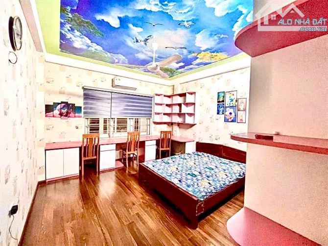HIẾM, GẤP: BÁN NHÀ 8,9 TỶ, SỔ ĐỎ 64M, 4 TẦNG, NGÃ TƯ LÒ ĐÚC - TRẦN KHÁT CHÂN, CÁCH PHỐ 15M - 3