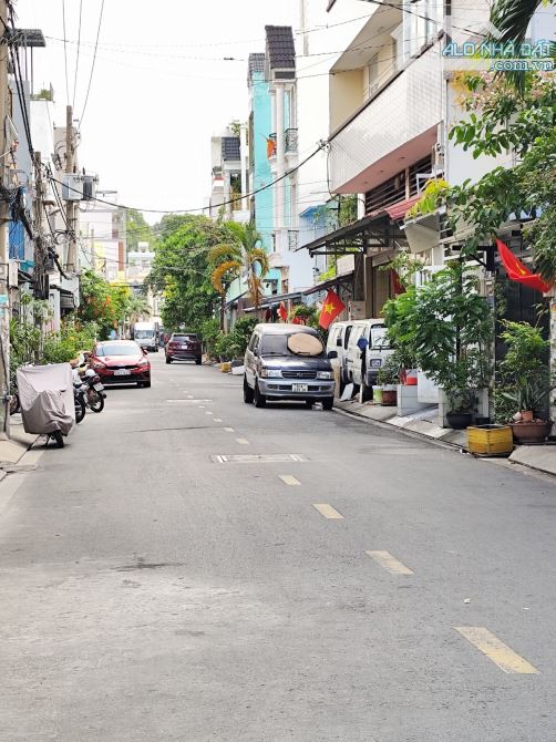 Nhà 2 Lầu Xe Hơi Đậu Trong – Thoại Ngọc Hầu Chỉ 7.2 Tỷ. 🏡 Diện tích: 66m² (4mx17) | 3PN | - 3
