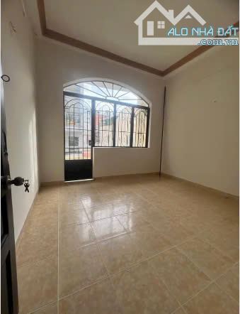 NGAY TÂN SƠN NHÌ SÁT MẶT TIỀN TRẦN HƯNG ĐẠO - 3TẦNG - 51M2(4x13) - HẺM 8M THÔNG. HƠN 8 TỶ - 3
