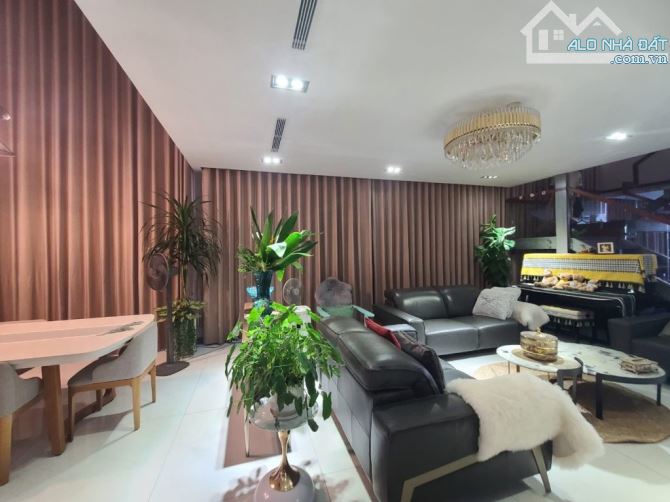 Bán Căn Penthouses Saigon Airport , 4PN, 3WC , 2 Sân Vườn , 309m2 , Sổ Hồng , 20 Tỷ - 4