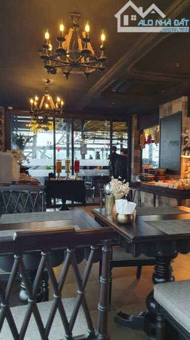 Chủ vay Bank 100 tỷ- Khách sạn mặt phố Hàng Điếu- 200m2 - MT 8.5m - 11 tầng - 50p - 195 tỷ