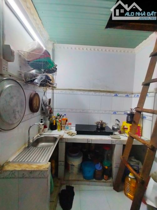 Chính chu gửi bán nhà C4+gac lưng hẻm đường 400 phường tân phu q9 thành pho thu đức DT 4x1 - 4