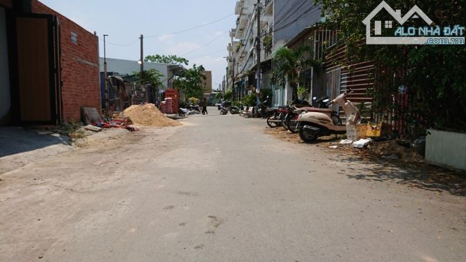 LÔ CẶP đất full thổ 127m2 130m2 Sổ hồng riêng, Đường Phan Văn Hớn, Bà Điểm, gần chợ, 2tỷ - 4