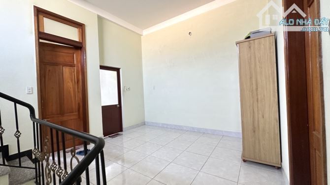 Bán Nhà 03 Tầng Đẹp Rẻ 6x20 Ô Tô Thông Phan Bội Châu Tp Huế - 4