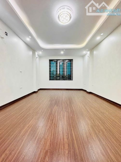 Lô góc, Ô tô đỗ cửa Trần Đại Nghĩa, ngõ thông sát phố, sổ vuông, DT41,5m2, MT 4m, 9,85 tỷ - 4