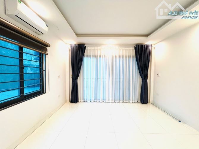 NHÀ PHỐ LỤA CON ĐƯỜNG NỔI TIẾNG - NHÀ MỚI Ở NGAY - LÔ GÓC THOÁNG SÁNG - NỘI THẤT XỊN SÒ - 4