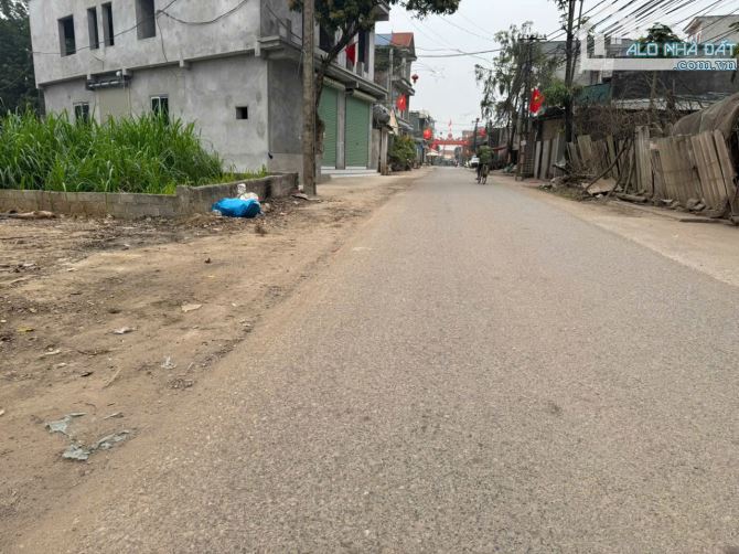 Bán gấp lô đất ở Đông Sơn - Chương mỹ khu vực trung tâm với những thông số: - 4