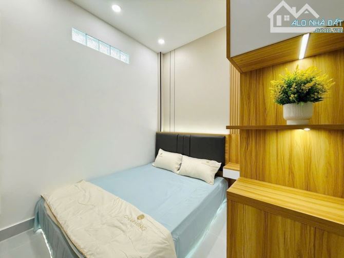 CÔNG VIÊN LÀNG HOA , NHÀ ĐẸP FULL NỘI THẤY CHỈ 4TỶ200 - 4