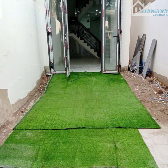 "  bán nhà xd 3 tầng -Đình Phong Phú- Tăng Nhơn Phú B- Quận 9.Giá bán:5.xtỷ . Diện tích: 8 - 5