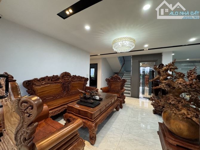 CẦN BÁN GẤP CĂN BIỆT THỰ ĐẸP Ở ĐƯỜNG NGUYỄN ĐÌNH THI - 5