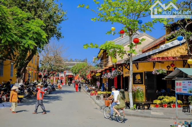 Bán Nhà Trong Trung Tâm Phố Cổ Hội An - 2 Tầng - Lô Góc 3 Mặt - Nội Thất Gỗ Quý - 9TyX. - 3