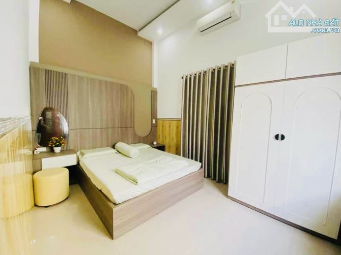 Bán Nhà Kiệt Trải Nhựa 123 Cù Chính Lan - 3 Tầng - 71m1 - MT 4m5 - 5Tỷ15. - 5