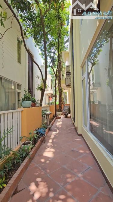 Bán gấp Biệt Thự KĐT Việt Hưng Palm Garden 209m 3T MT11m, gara oto, sân tiểu cảnh - 7