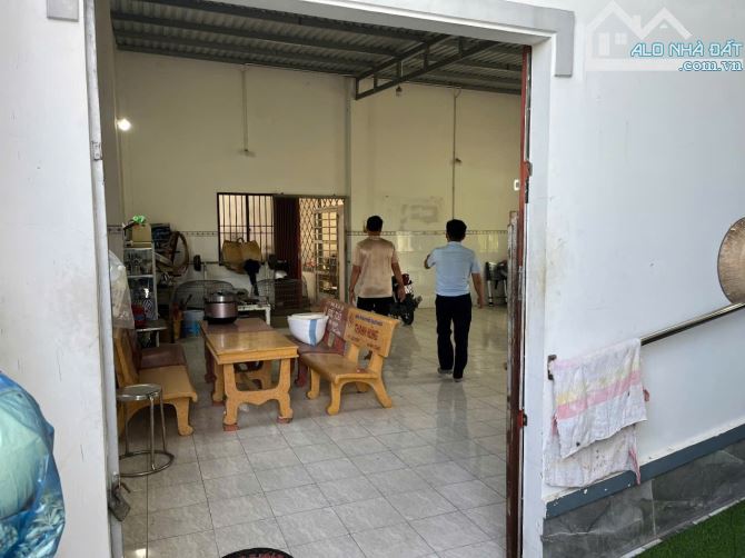 5,5 tỷ bán g.ấ.p nhà mặt tiền đường Nguyễn Thìn - Chợ Long Thuận , TP Gò Công Đông, TG - 6