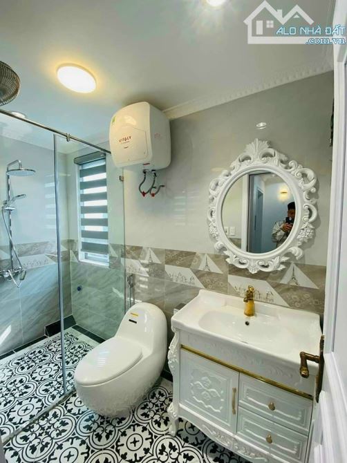Mặt phố Đàm Quang Trung, 8 tầng, lô góc, thang máy, vỉa hè, ô tô tránh, mặt tiền rộng, KD - 6