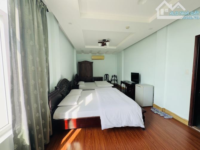 Bán Khách sạn 10 tầng ngay Cầu Tràng Tiền - 8