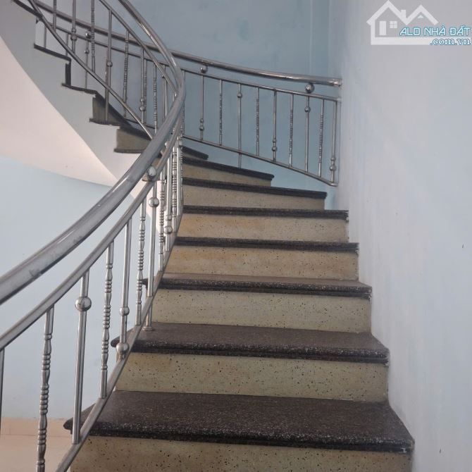 Cần bán nhanh căn nhà 2 tầng đường 2 tháng 9 - 7