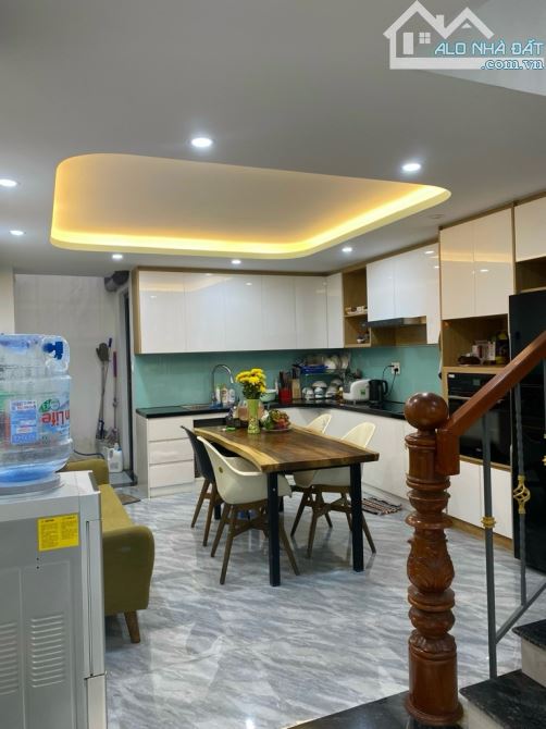 Nhà đẹp, Hà Huy Giáp, Ngã tư Ga, Thạnh Lộc, 4m x 15m, 4 tầng, đường 6m, giá 7.2 tỷ TL - 8