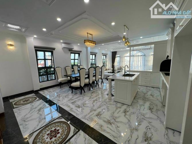 Mặt phố Đàm Quang Trung, 8 tầng, lô góc, thang máy, vỉa hè, ô tô tránh, mặt tiền rộng, KD - 8