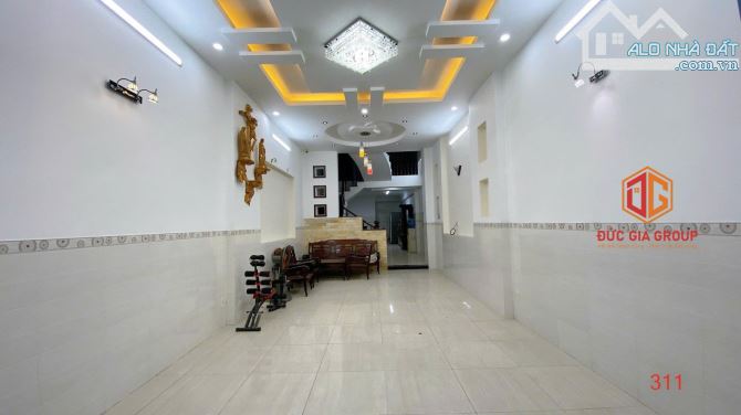 Bán nhà 1 trệt 2 lầu trong khu dân cư D2D giá chỉ 7,5 tỷ - 9