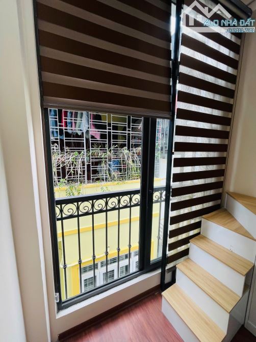 Cho Thuê CCMN Ngõ 113 Yên Hoà Cầu Giấy 25m2 Gác Xép Ban Công Thang Máy Full Nội Thất - 9