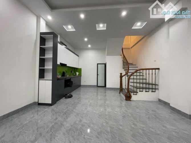 Xuân Đỉnh, Lô góc - gần oto - 45m2 - 5 tầng - mt 4.9 - 8.x tỷ ( có thương lượng )