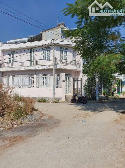 "Bán nhà 2 tầng - Đường số 2 - Tăng Nhơn Phú B -  Quận 9 .Giá bán:5, xtỷ(TL)  .Diện tích: