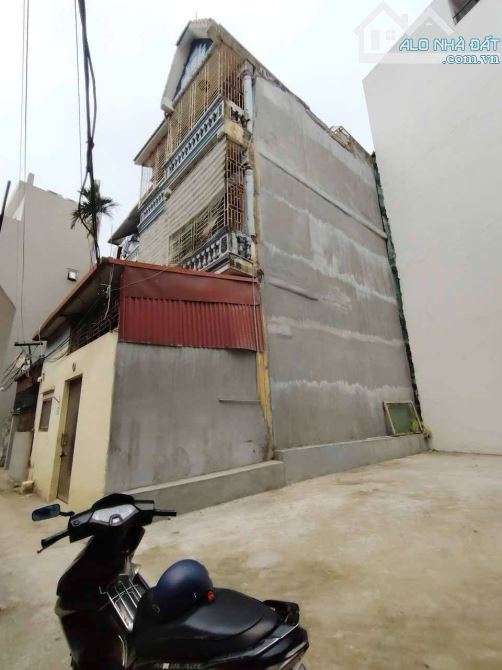 Cần Bán gấp nhà Sài Đồng gần phố Nguyễn Văn Linh, Long Biên–cách mặt phố 30m
