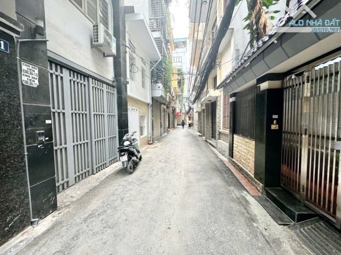 Yên lãng phân lô oto đỗ cửa  dt 50m  6 tầng thang máy hơn 14 tỷ