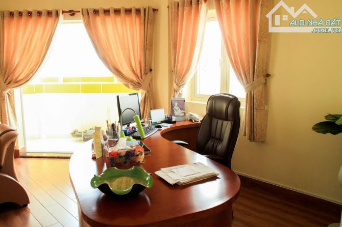 TRUNG TÂM Q10 - NGAY NGÃ TƯ LÝ THƯỜNG KIỆT GIAO 3/2 - NHÀ 6TẦNG THÔNG SỐ VÀNG - 7*18