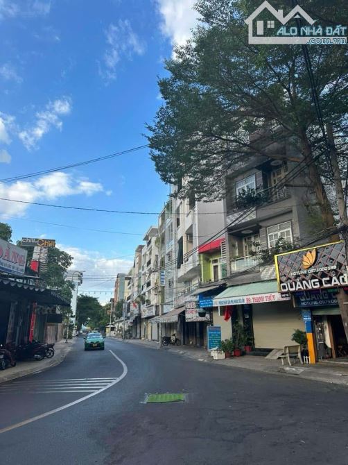 Bán nhà siêu vị trí 2 MT Góc Hai Bà Trưng Q.1 - 4.6x26m - 3 tầng HĐT 150tr giá chỉ 79 tỷ.