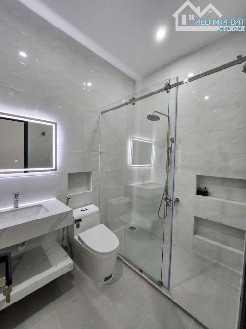 Bán nhà 4lầu Đường Phan Huy Ích -Khu Á Châu p2-TP Vũng Tàu diện tích 75m2 giá 11tỷ - ra bi