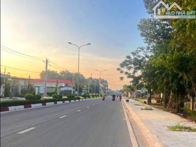 Đất mặt tiền đường 30/4 Thị Trấn Tân Biên , Tây Ninh