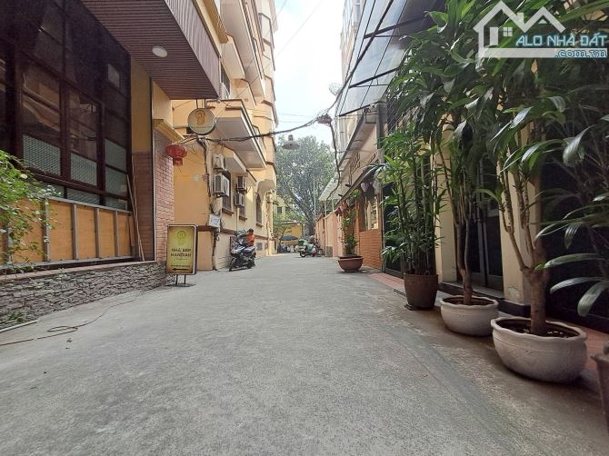 Bán nhà ngõ ô tô Linh Lang KD nhà hàng Diện tích 85m2, 4 tầng, mặt tiền 6,65m, giá 42,5 tỷ