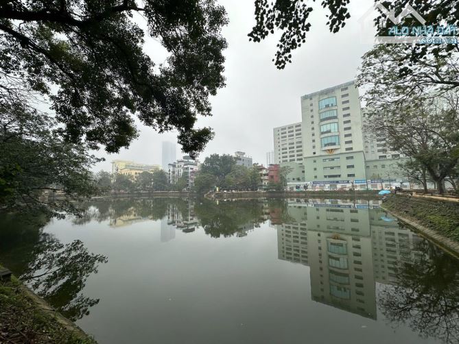 Bán nhà phân lô mặt hồ chùa láng,64m 6 tầng thang máy,vỉa hè 2 bên,Giá 33 Tỷ