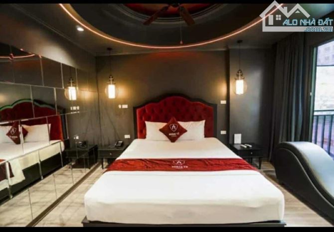 Bán Khách Sạn Hoài Thanh,3 Thoáng. 200m,5 tầng,Giá 69 Tỷ