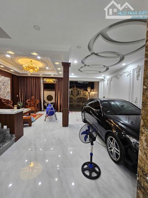Bán Biệt Thự Tân Cổ Điển – Thang Máy-Trịnh Đình Trọng –Phú Trung -Tân Phú 156M2-5 Tầng 22.