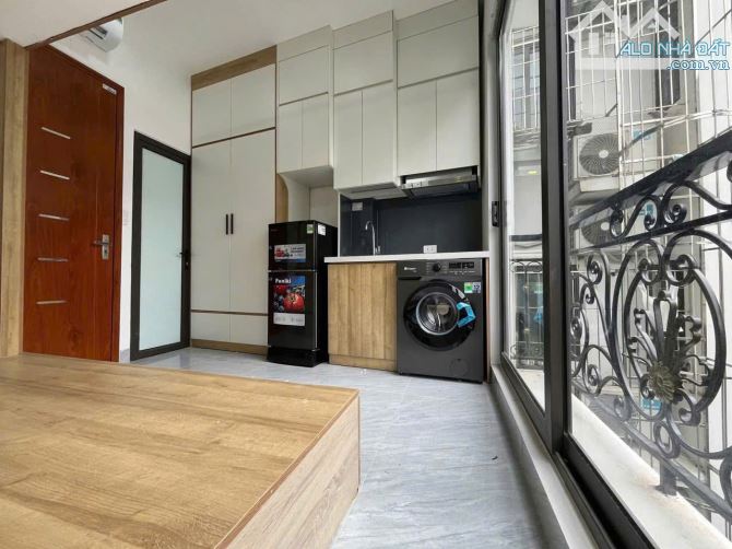 Tòa CHDV 125 Nguyễn Ngọc Vũ 23 phòng, DT 120 triệu/th, 20m ra ô tô, gần phố, 2 thoáng, 98m