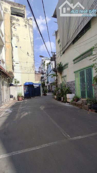Bán nhà hẻm 8m Nguyễn Xuân Khoát Tân Phú 6x19m đúc 2 lầu ST (gần Trần Hưng Đạo)