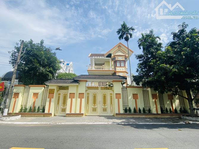 BIỆT THỰ CAO CẤP – PHẠM CÔNG TRỨ, NINH KIỀU, CẦN THƠ