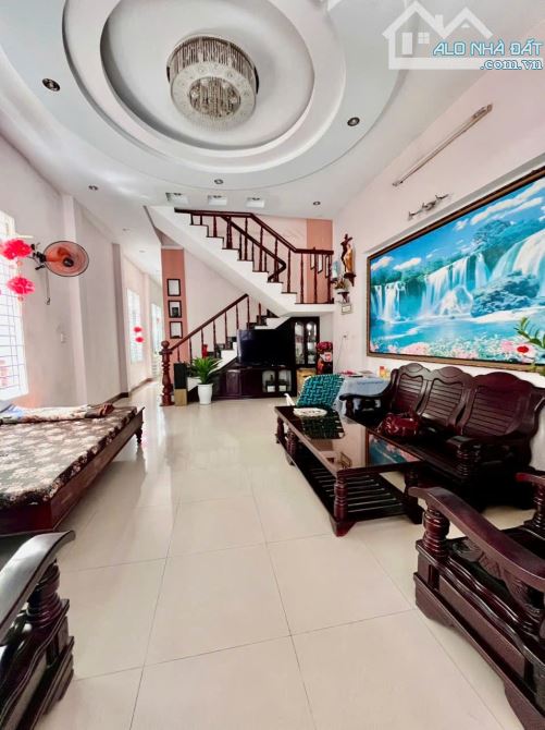 NHÀ 2 TẦNG – MẶT TIỀN ĐƯỜNG HÀN MẶC TỬ – VỊ TRÍ ĐẮC ĐỊA GẦN SÔNG, GẦN BIỂN