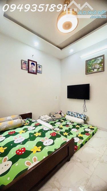 NHÀ 2TẦNG NGANG 5,2M 113M2 2PN SHR HOÀN CÔNG ĐỦ GIÁ 7,3Tỷ 
LH  MR TOAN