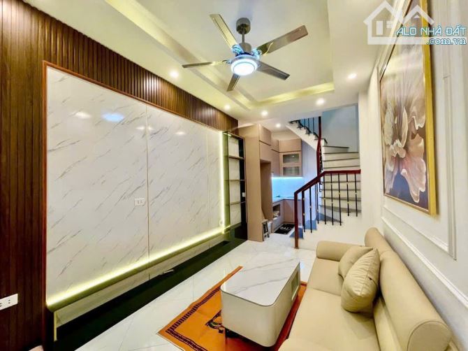 Bán nhà riêng Phố Minh Khai, Gần Bạch Mai - 27m2 x 5 Tầng 3 ngủ, ngõ thoáng rộng, sổ vuông